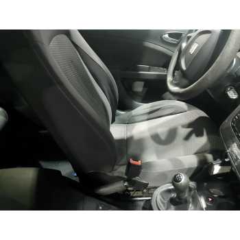 ASIENTO DELANTERO IZQUIERDO 