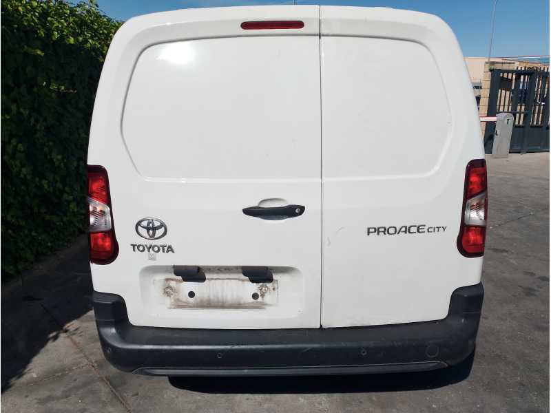 Recambio de porton trasero para toyota proace verso 1.6 d-4d cat referencia OEM IAM   