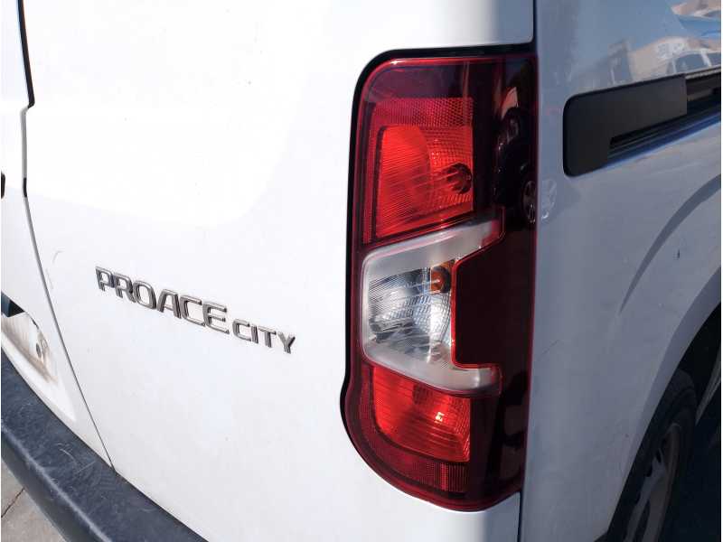 Recambio de piloto trasero derecho para toyota proace verso 1.6 d-4d cat referencia OEM IAM   