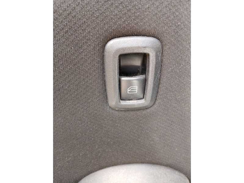 Recambio de mando elevalunas trasero izquierdo para mercedes-benz clase b (w245) 2.0 cat referencia OEM IAM   