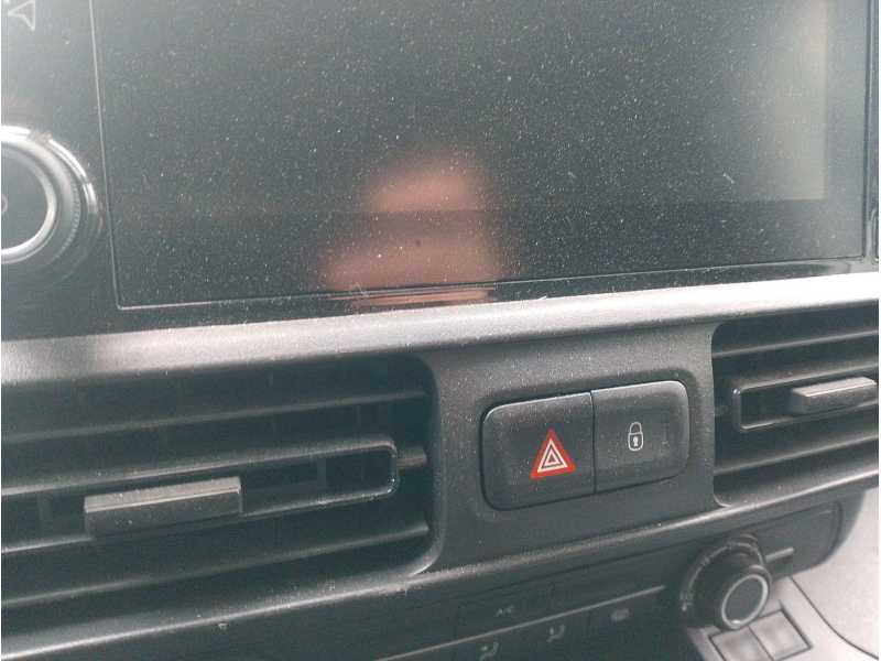 Recambio de warning para toyota proace verso referencia OEM IAM SU001A9955  