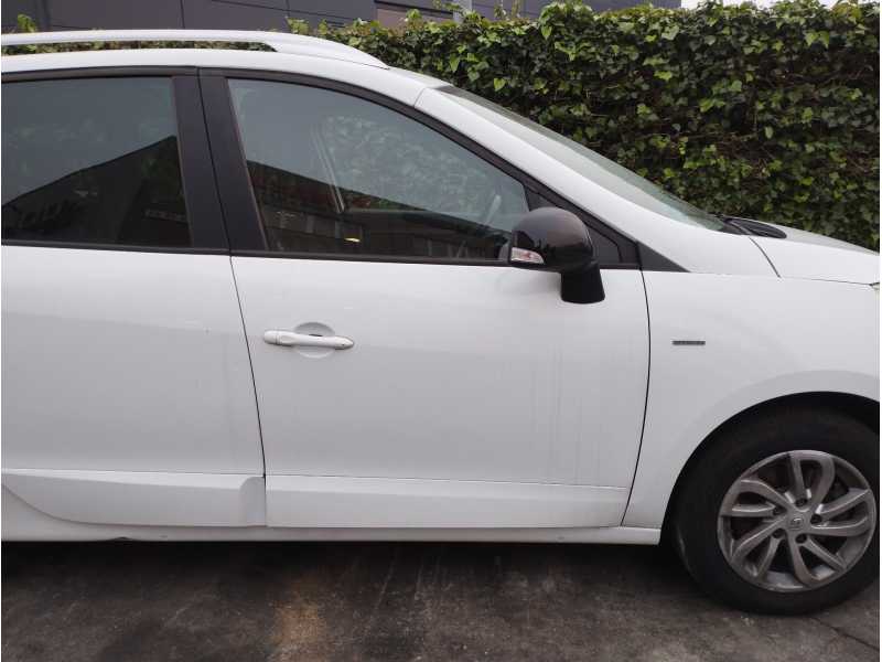 Recambio de puerta delantera derecha para renault scenic iii 1.2 tce referencia OEM IAM   