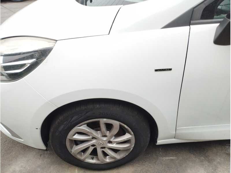 Recambio de aleta delantera izquierda para renault scenic iii 1.2 tce referencia OEM IAM   