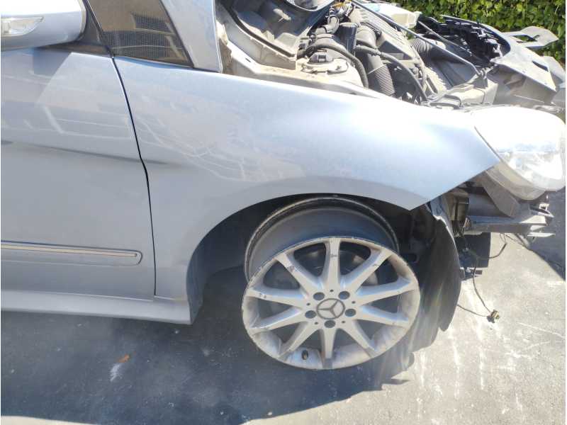 Recambio de aleta delantera derecha para mercedes-benz clase b (w245) 2.0 cdi cat referencia OEM IAM   