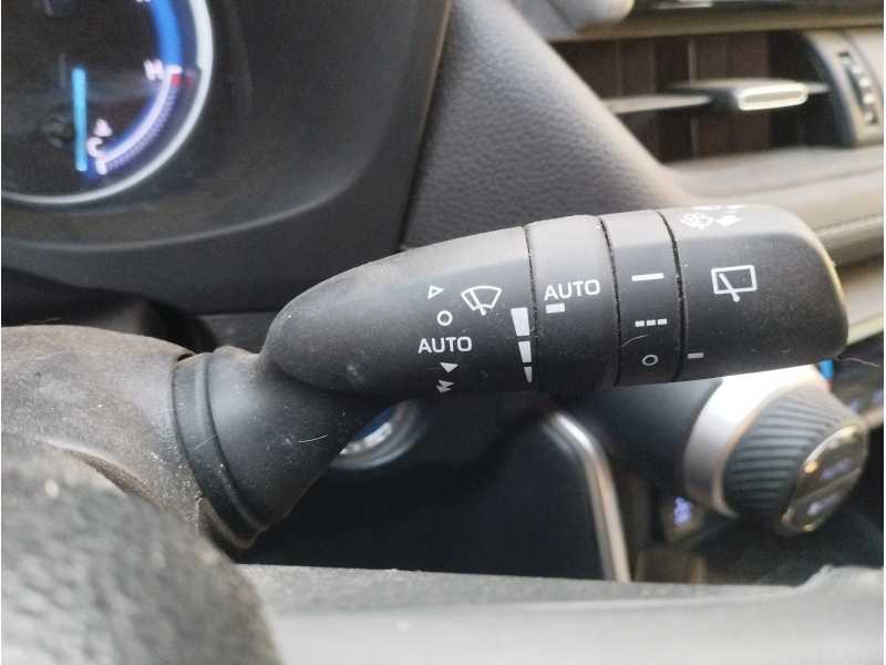 Recambio de mando limpia para toyota rav4 referencia OEM IAM   