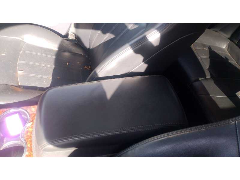 Recambio de apoyabrazos central para chrysler 300c touring (lx, le) 3.0 crd referencia OEM IAM P1057280XDBAC  