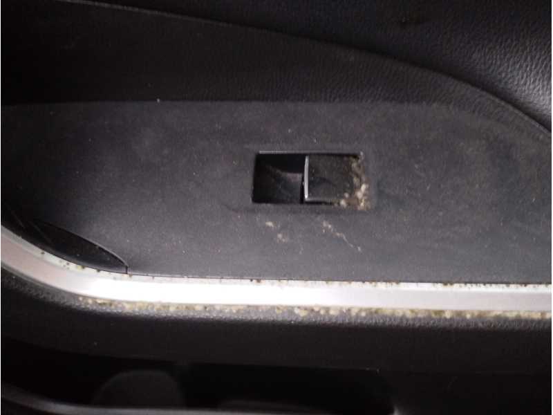 Recambio de mando elevalunas delantero derecho para toyota rav4 referencia OEM IAM   