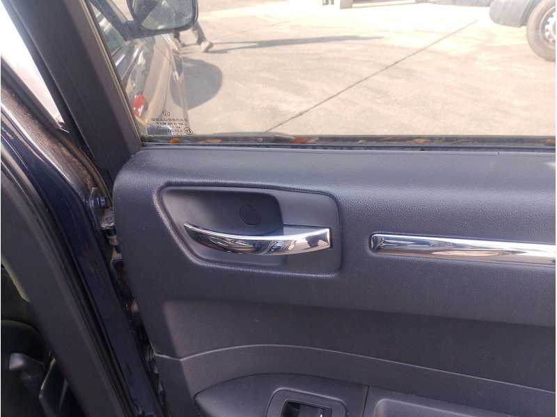 Recambio de cerradura puerta trasera derecha para chrysler 300c touring (lx, le) 3.0 crd referencia OEM IAM P04589650AD  
