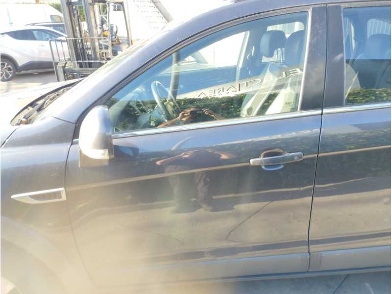 Recambio de puerta delantera izquierda para chevrolet captiva 2.2 vcdi lt 2wd referencia OEM IAM   