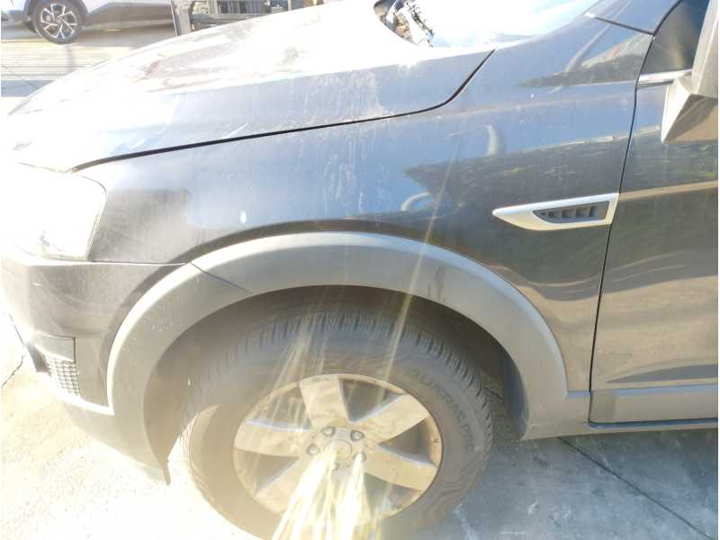 Recambio de aleta delantera izquierda para chevrolet captiva 2.2 vcdi lt 2wd referencia OEM IAM   
