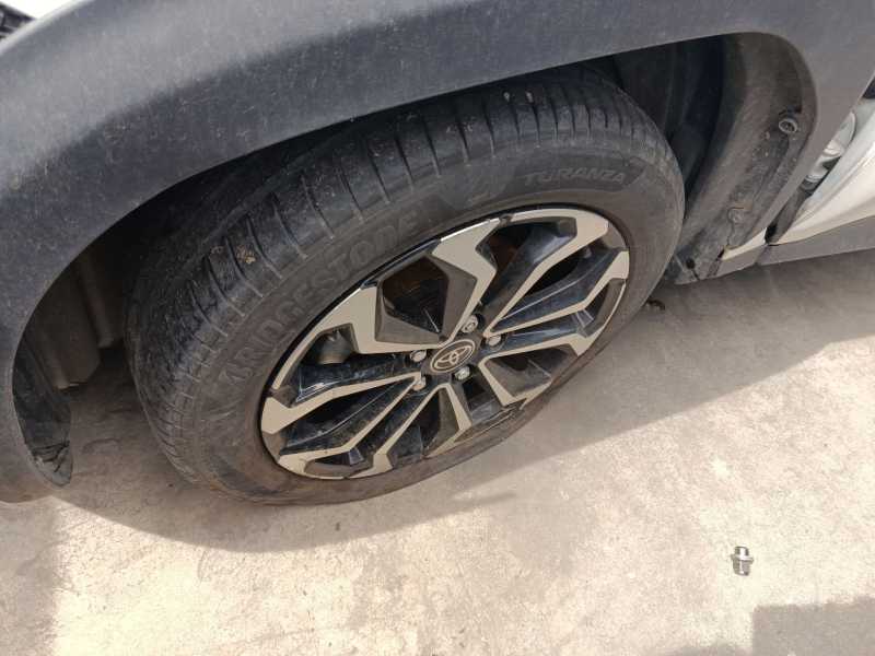 Recambio de llanta delantera izquierda para toyota yaris cross (mxp_) 1.5 (mxpb10) referencia OEM IAM 426110DK70  