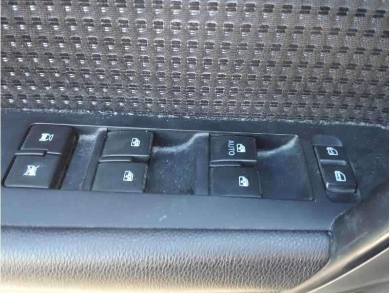 Recambio de mando elevalunas delantero izquierdo para chevrolet captiva 2.2 vcdi lt 2wd referencia OEM IAM   