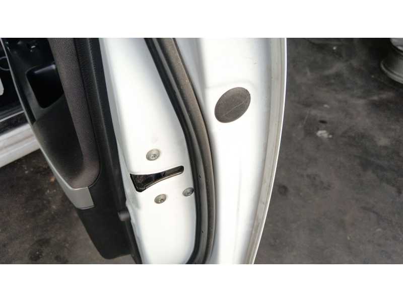 Recambio de cerradura puerta delantera derecha para kia cee´d (jd) 1.4 crdi 90 referencia OEM IAM 81320A2010  