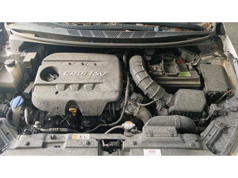 Recambio de compresor aire acondicionado para kia cee´d (jd) 1.4 crdi 90 referencia OEM IAM 97701A6700  