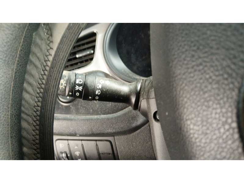 Recambio de mando limpia para kia cee´d (jd) 1.4 crdi 90 referencia OEM IAM 934101M530 934202K560 