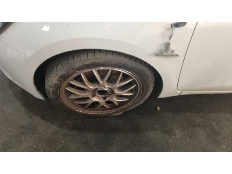 Recambio de mangueta delantera izquierda para kia cee´d (jd) 1.4 crdi 90 referencia OEM IAM 51715A6000  
