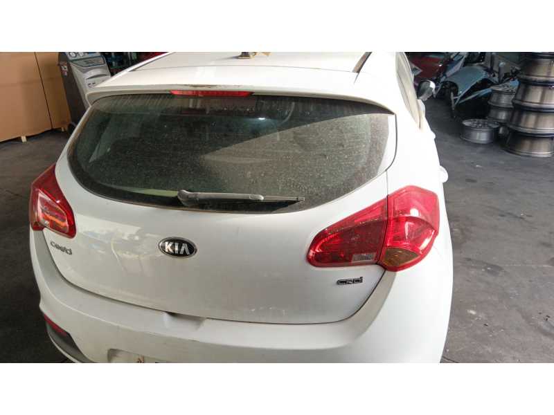 Recambio de porton trasero para kia cee´d (jd) 1.4 crdi 90 referencia OEM IAM 73700A2000  