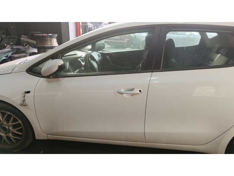 Recambio de puerta delantera izquierda para kia cee´d (jd) 1.4 crdi 90 referencia OEM IAM 76003A2000  