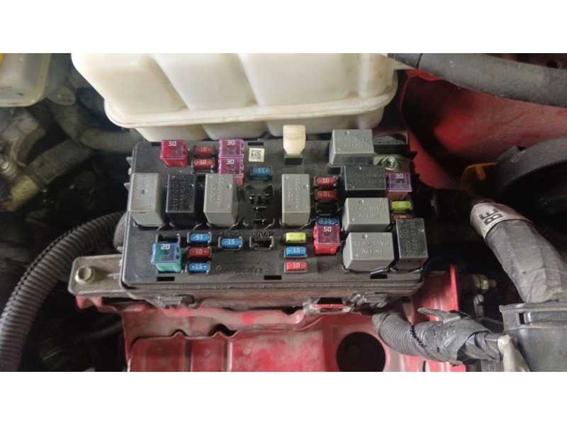Recambio de caja reles / fusibles para chevrolet aveo / kalos hatchback (t250, t255) 1.2 referencia OEM IAM 96867123  