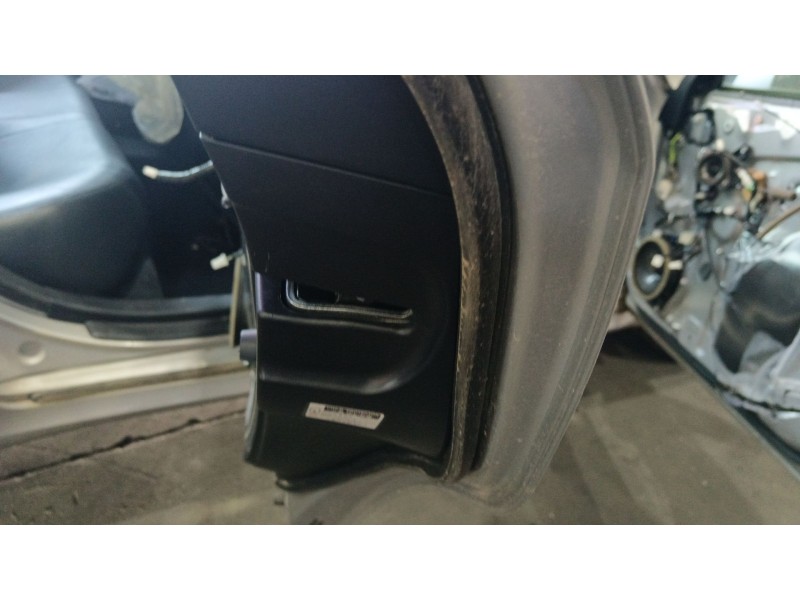Recambio de cerradura puerta trasera derecha para lexus is200 (ds2/is2) 2.2 d-4d cat referencia OEM IAM   