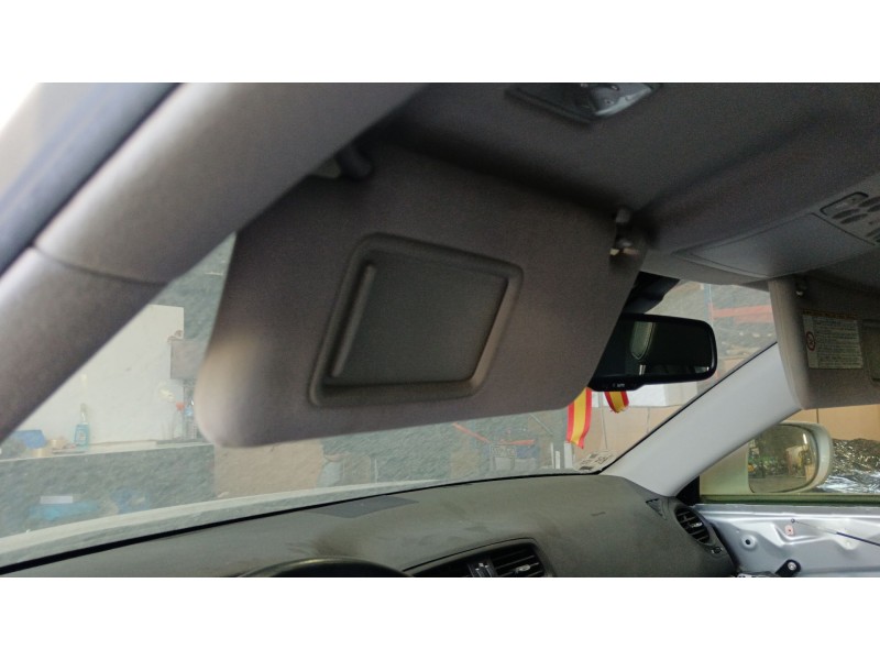 Recambio de parasol izquierdo para lexus is200 (ds2/is2) 2.2 d-4d cat referencia OEM IAM   