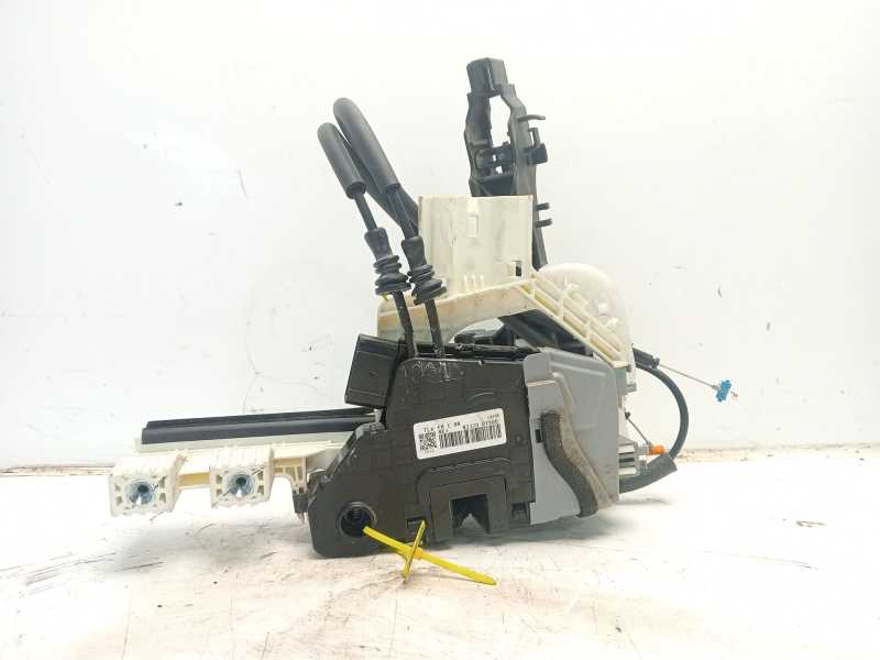Recambio de cerradura puerta delantera derecha para hyundai tucson 1.6 cat referencia OEM IAM 81320D7500  