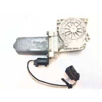MOTOR ELEVALUNAS DELANTERO DERECHO 67628382002 0536007301