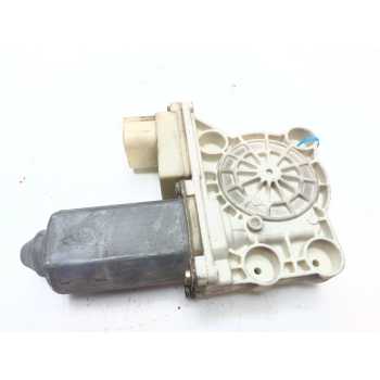 MOTOR ELEVALUNAS TRASERO DERECHO 67628382002 105964101774