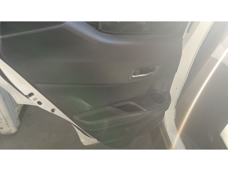 Recambio de guarnecido puerta trasera izquierda para toyota c-hr (_x1_) 1.8 hybrid (zyx10_, zyx11_) referencia OEM IAM   