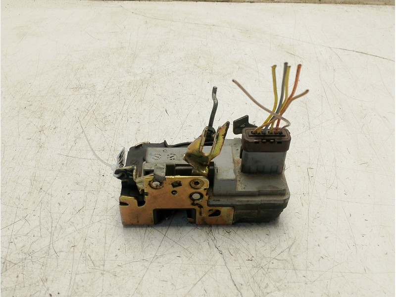 Recambio de cerradura puerta delantera derecha para citroën xsara (n1) 1.6 16v referencia OEM IAM 9136J2  
