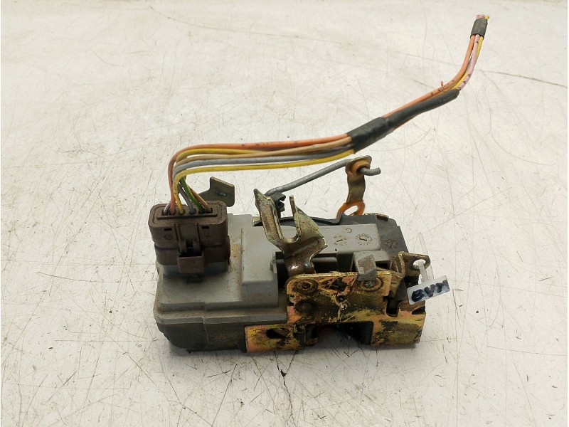 Recambio de cerradura puerta delantera izquierda para citroën xsara (n1) 1.6 16v referencia OEM IAM 9135H4  
