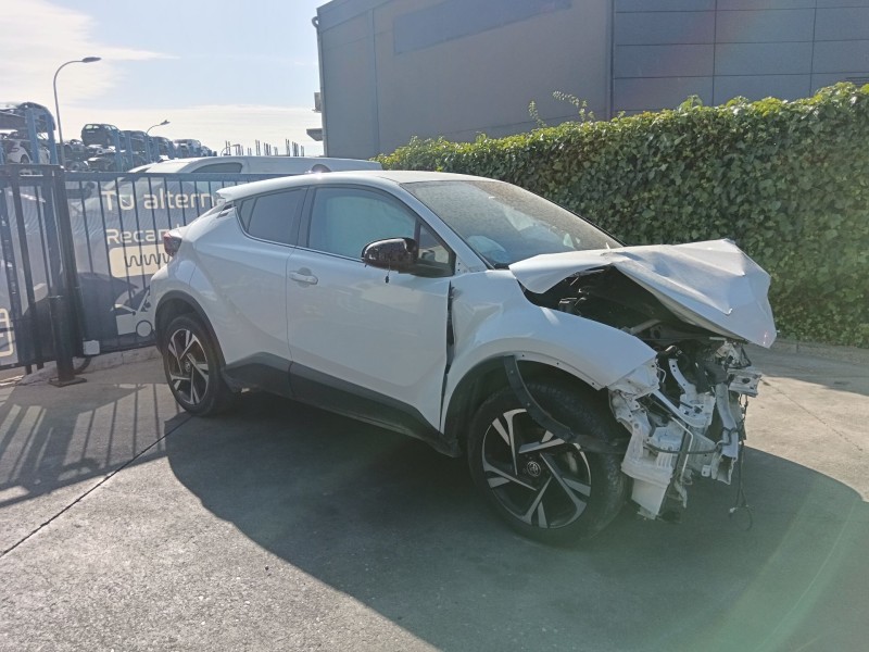 toyota c-hr (_x1_) del año 2023