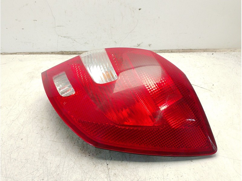 Recambio de piloto trasero derecho para skoda fabia ii (542) 1.2 12v referencia OEM IAM 5J6945112  