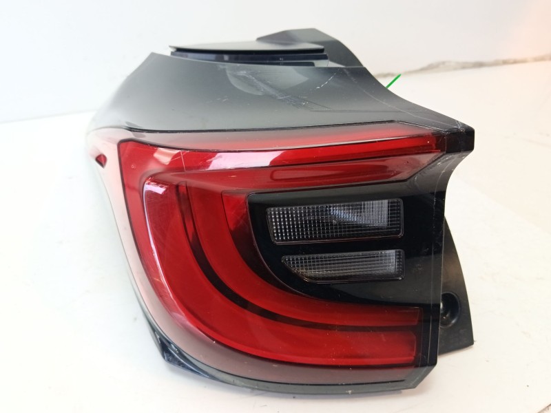 Recambio de piloto trasero izquierdo para toyota yaris active referencia OEM IAM 81561K0040  012A27454