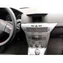 OPEL ASTRA H SEDÁN (A04)