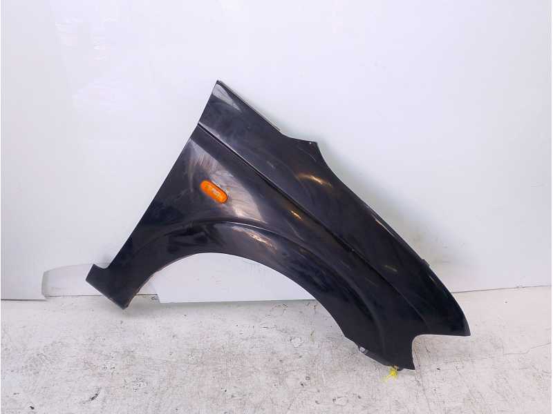 Recambio de aleta delantera derecha para ssangyong rodius line referencia OEM IAM 5182121200  