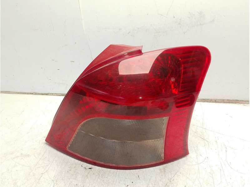 Recambio de piloto trasero derecho para toyota yaris (_p9_) 1.4 d-4d (nlp90_) referencia OEM IAM 815510D110  
