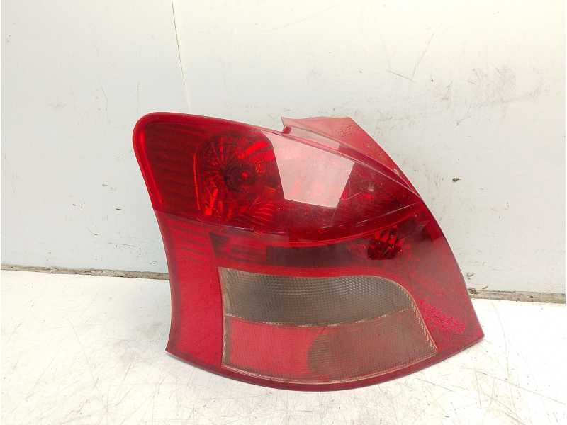 Recambio de piloto trasero izquierdo para toyota yaris (_p9_) 1.4 d-4d (nlp90_) referencia OEM IAM 815610D110  