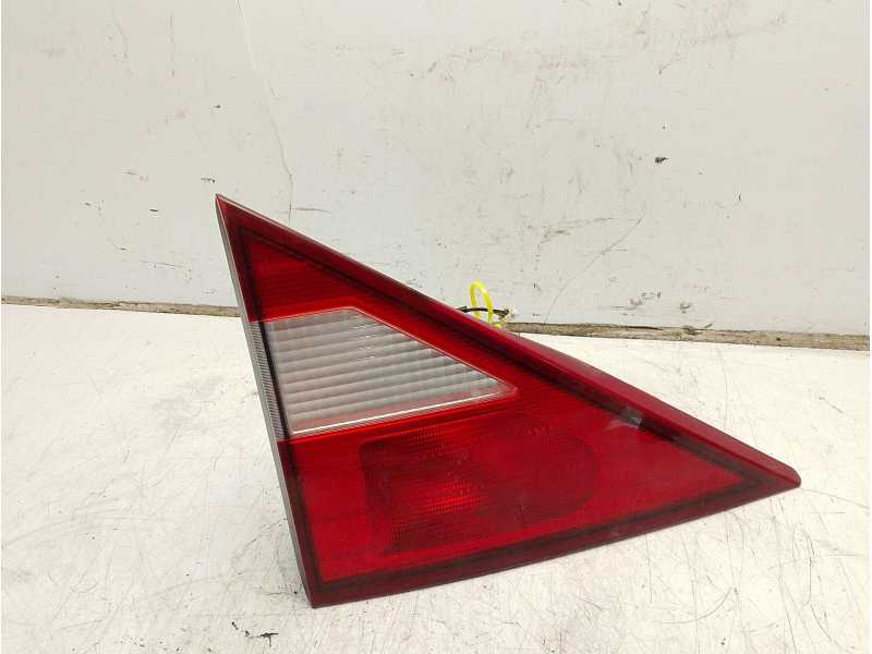Recambio de piloto trasero izquierdo interior para ssangyong rodius line referencia OEM IAM 8360221201  