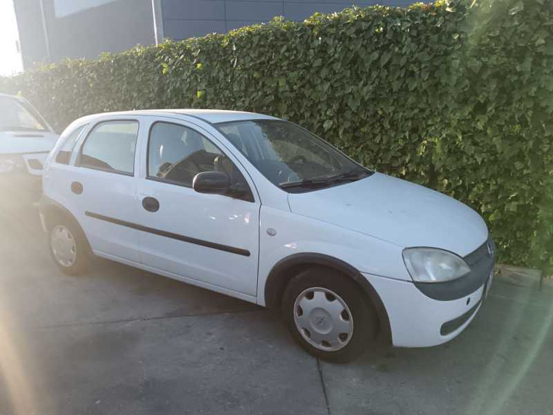 opel corsa c (x01) del año 2000