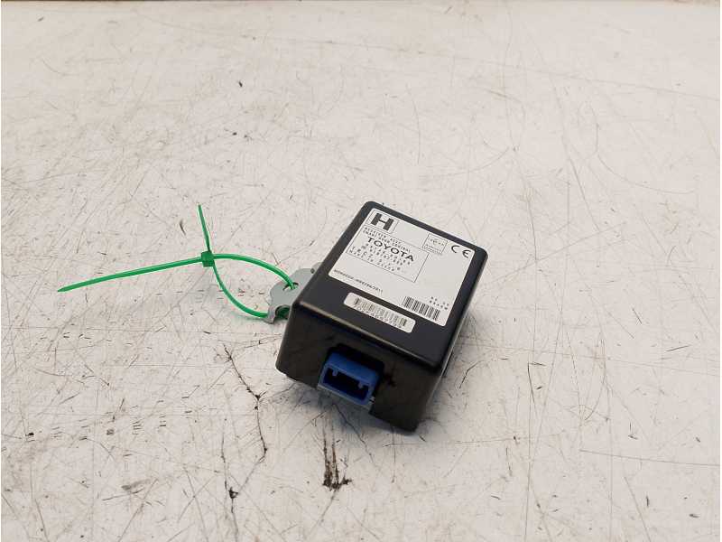 Recambio de modulo electronico para toyota yaris hsd active referencia OEM IAM 897400D100  