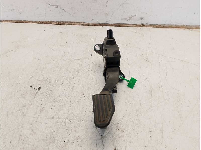 Recambio de pedal acelerador para toyota yaris hsd active referencia OEM IAM 781100D110  