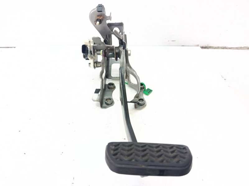 Recambio de pedal freno para toyota yaris hsd active referencia OEM IAM 471010D470  4712152010