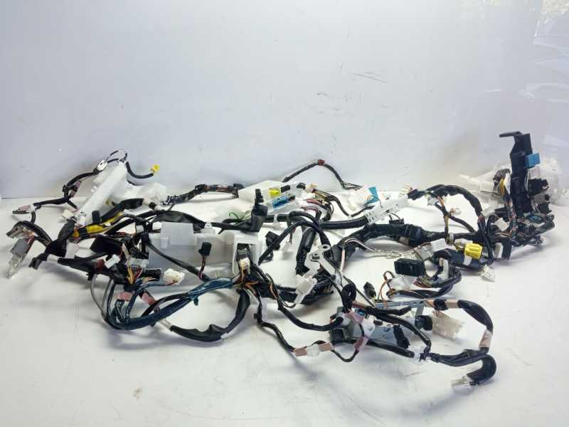 Recambio de modulo electronico para toyota yaris (_p21_, _pa1_, _ph1_) 1.5 hybrid (mxph10) referencia OEM IAM 821180U440  
