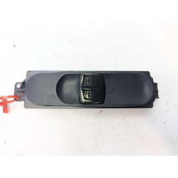 MANDO ELEVALUNAS DELANTERO IZQUIERDO A6395450713 Q1ZGS003