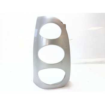 MOLDURAS TRASERAS Q0001959V003C49L00 0011644 423141L