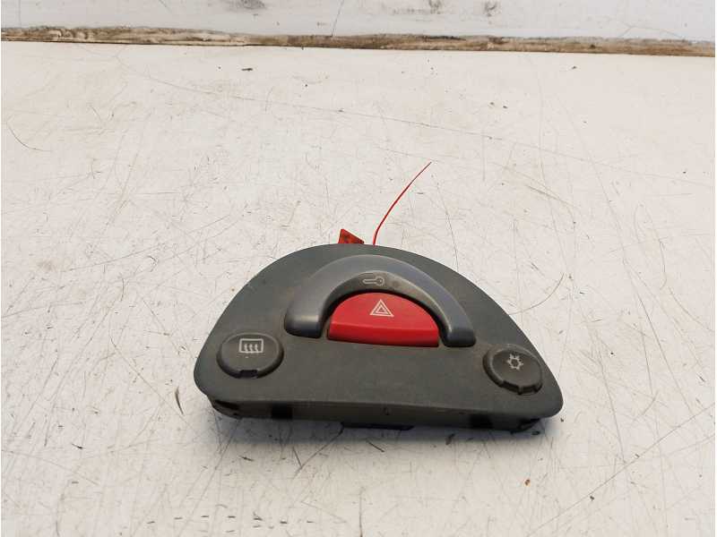 Recambio de warning para smart city-coupe (450) 0.6 (450.352, 450.353) referencia OEM IAM Q0000703V004C96A00 Q0001284V013 