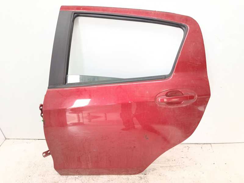 Recambio de puerta trasera izquierda para toyota yaris hsd active referencia OEM IAM 670040D210  