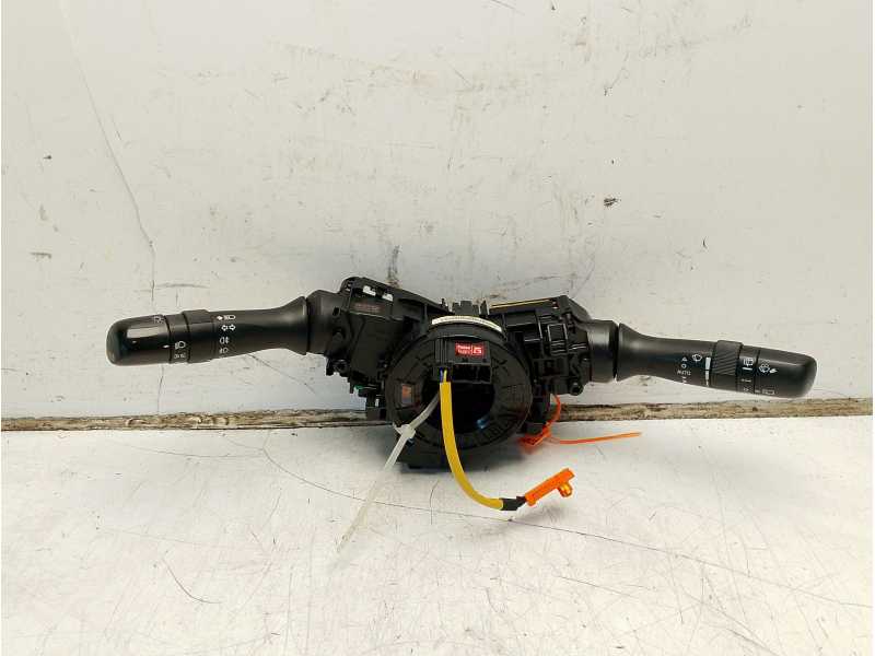 Recambio de mando multifuncion para toyota yaris hsd active referencia OEM IAM 841400D080 846520D030 