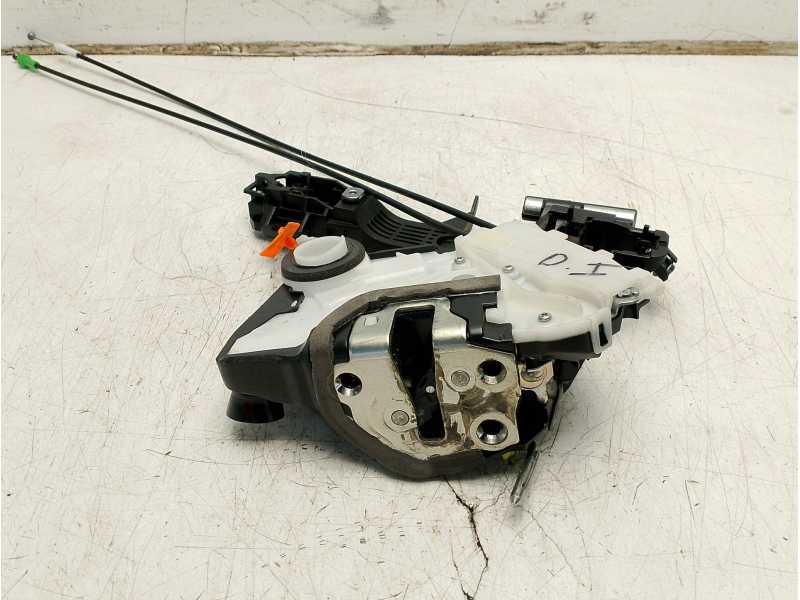 Recambio de cerradura puerta delantera izquierda para toyota yaris hsd active referencia OEM IAM 690400D520  